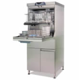 Compact glassware washer with injector drying as standard
