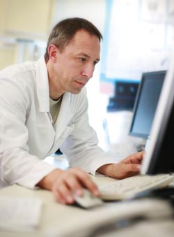 Online reporting service for histology and cytology